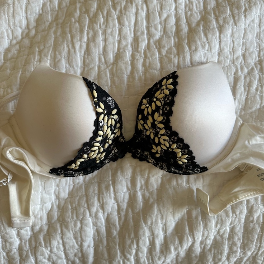 Very Sexy push up bra